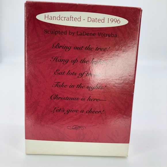 Vintage Hallmark Ornament Figurine of Dog Cheerleader for Christmas 1996 NEW - Picture 2 of 4